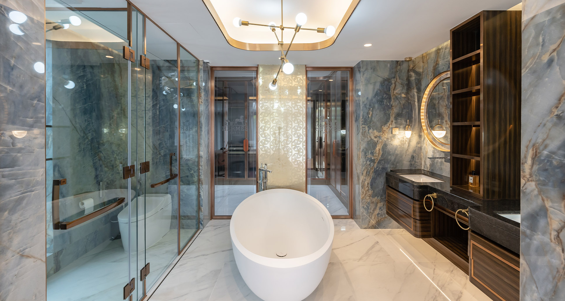 Left horizontal image 3